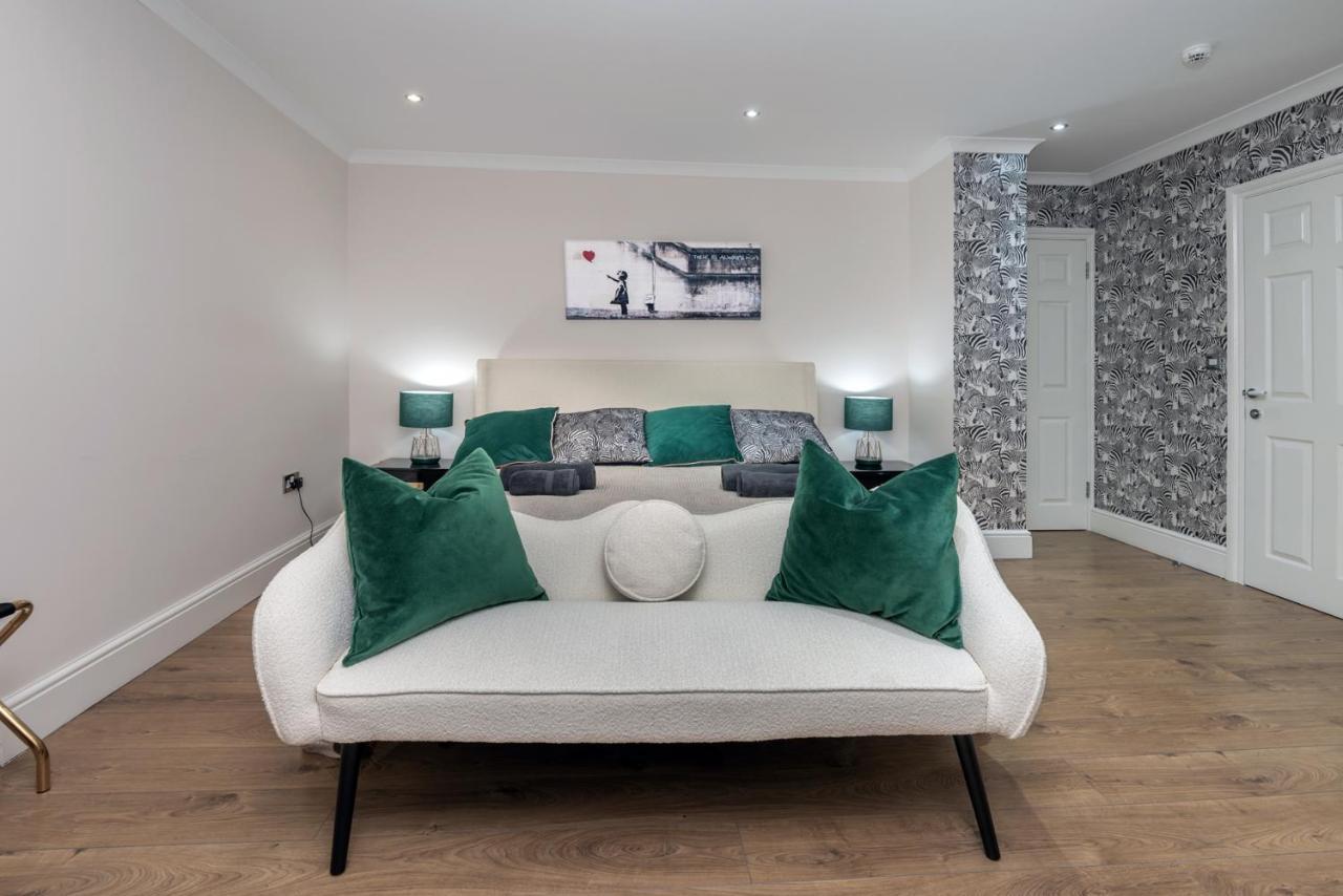 The House - Entire * Londra